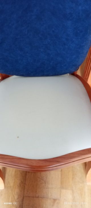 Mesa comedor y sillas de madera