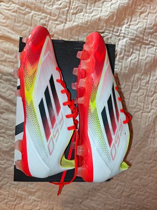 Botas de fútbol Adidas ( gama media )