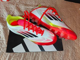Botas de fútbol Adidas ( gama media )