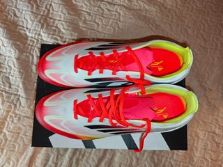 Botas de fútbol Adidas ( gama media )