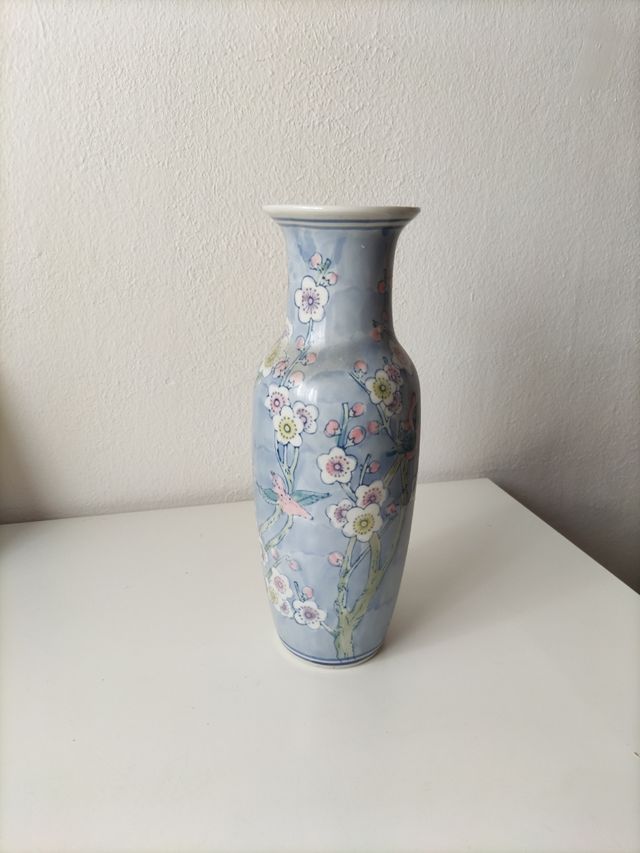 Jarrón porcelana azul y blanco