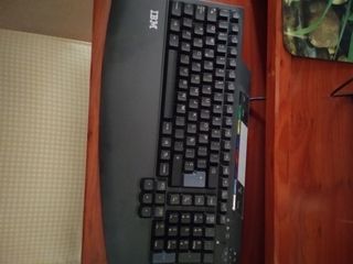 Torre IBM + Monitor Samsung SyncMaster 550b