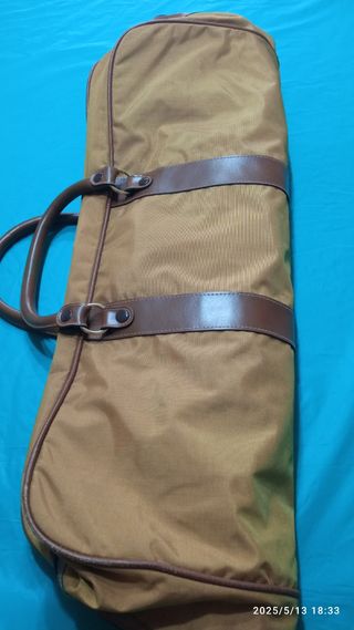 Bolsa de viaje grande.