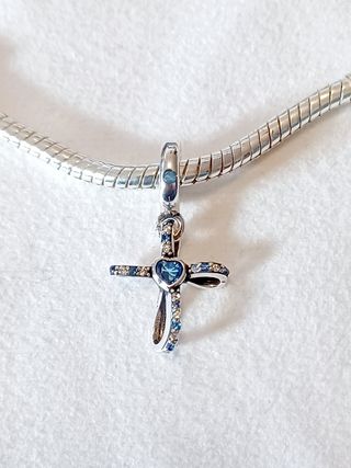 Charm Cruz infinito 