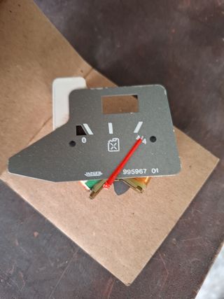 SEAT 133 reloj de combustible 