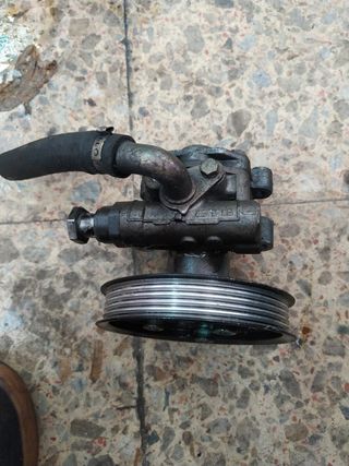 Bomba dirección Passat 3B