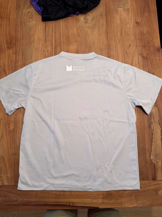 T-shirt e pantaloni Jesuit taglia L