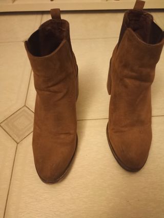 Botines marrones de Stradivarius