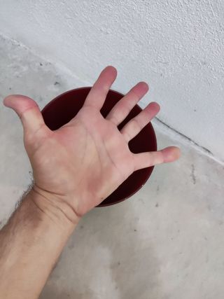 Macetero de vidrio rojo