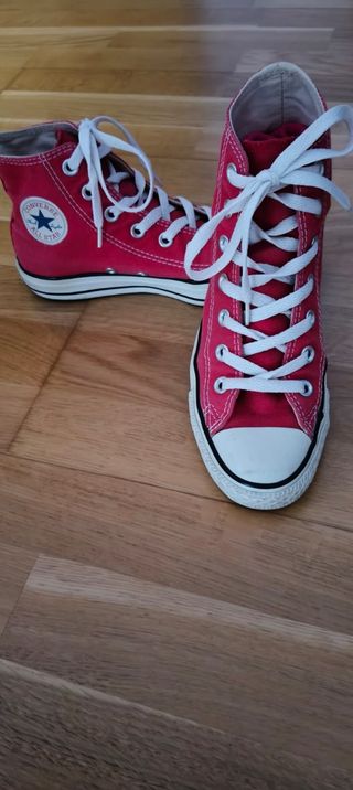 Converse rojas altas