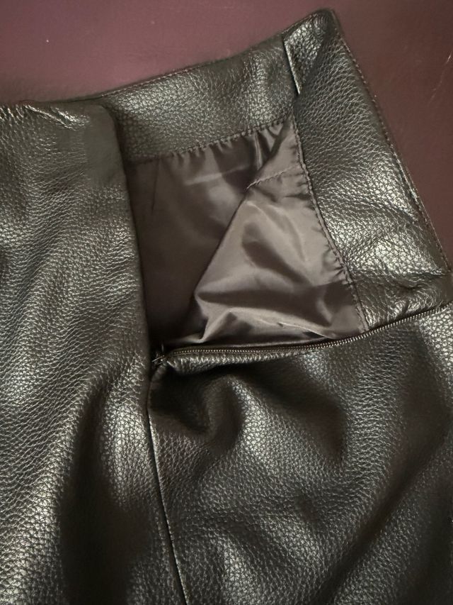 Mini falda Bershka negra - Talla XS