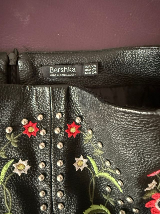 Mini falda Bershka negra - Talla XS