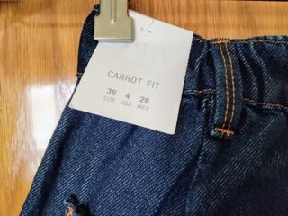 Vaquero ancho Zara. Talla 36. Nuevo con etiqueta.