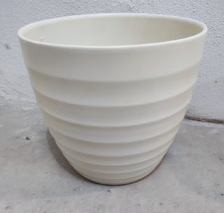 Macetero de cerámica blanco