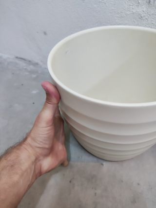 Macetero de cerámica blanco