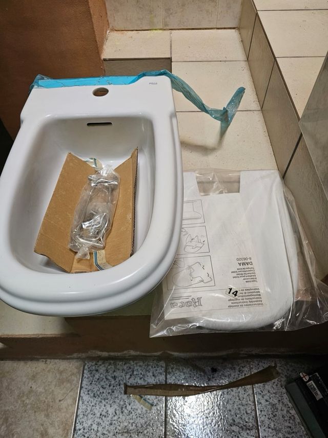 Bidet Dama porcelana blanco con tapa
