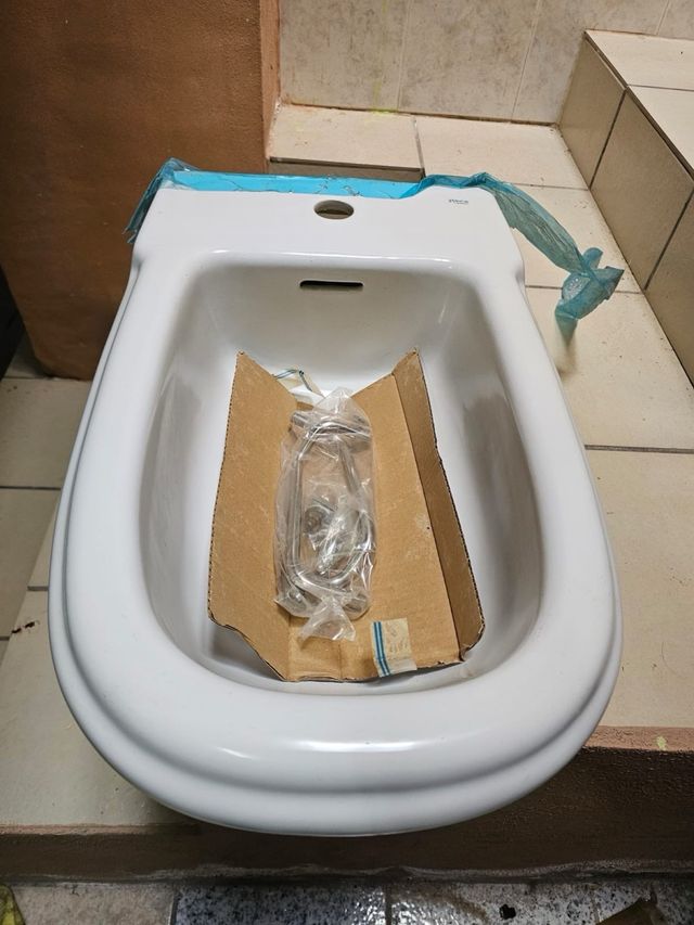 Bidet Dama porcelana blanco con tapa