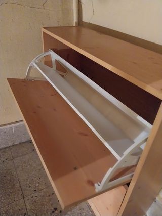 Zapatero estrecho con gran capacidad