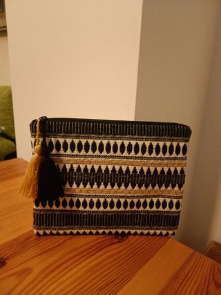 Bolso de mano nuevo.