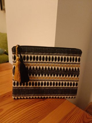 Bolso de mano nuevo.