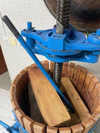 Prensa de vino manual