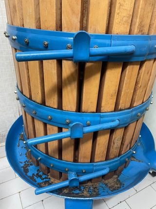 Prensa de vino manual