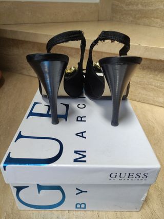 Zapatos fiesta GUESS Marciano negros
