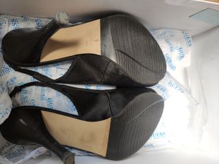 Zapatos fiesta GUESS Marciano negros