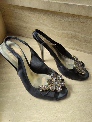 Zapatos fiesta GUESS Marciano negros