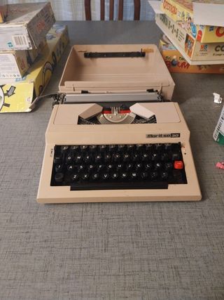 Antiguedades vintage Máquina escribir Maritso 30