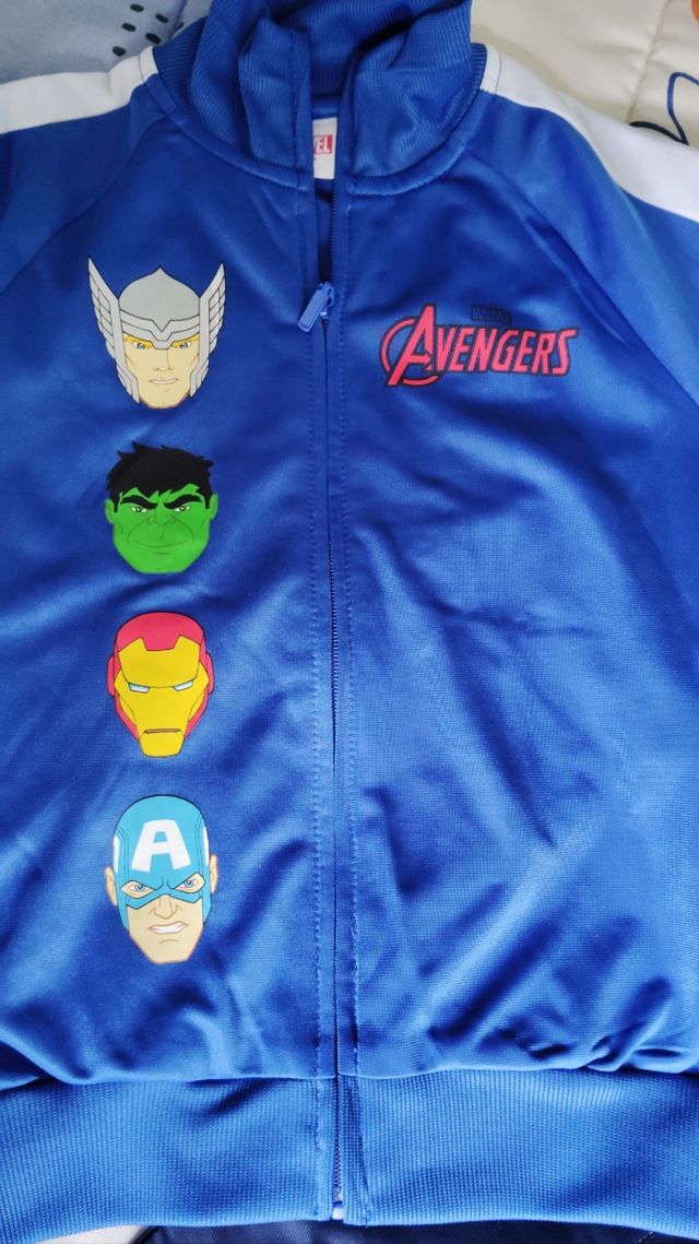 Chándal Avengers niño de la talla 6 De Marvel.  Ta