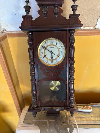 Reloj Silvan de pared antiguo