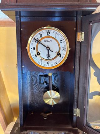 Reloj Silvan de pared antiguo