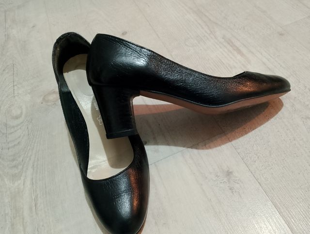 Zapatos salón negros - talla 40