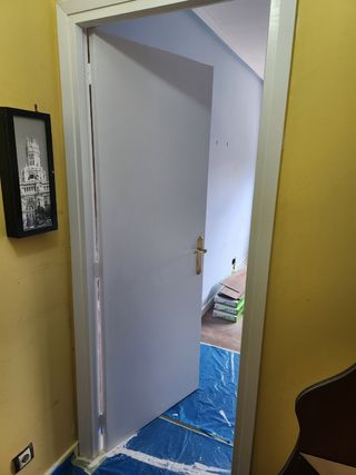 Puertas antiguas restauradas y lacadas