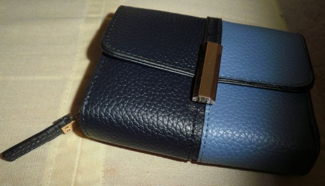 BILLETERA MUJER DE PIEL MARCA CARPISA. A ESTRENAR