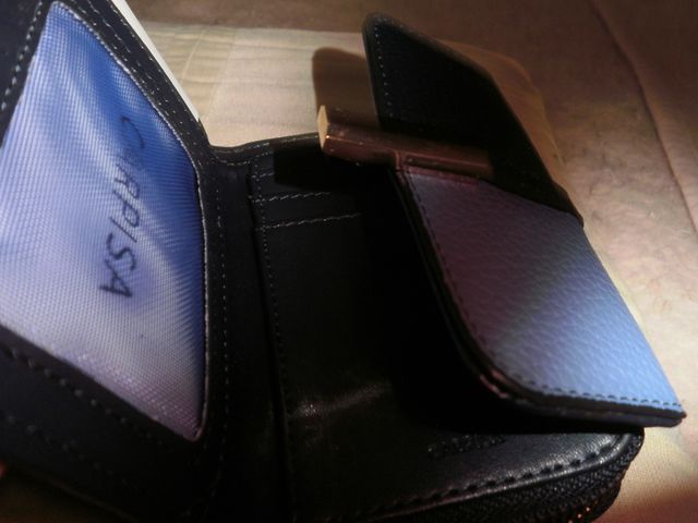 BILLETERA MUJER DE PIEL MARCA CARPISA. A ESTRENAR