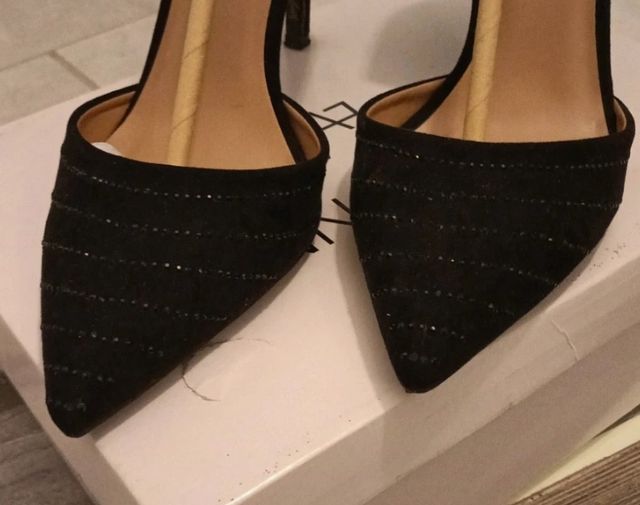 Scarpe eleganti con tacco