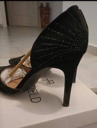 Scarpe eleganti con tacco