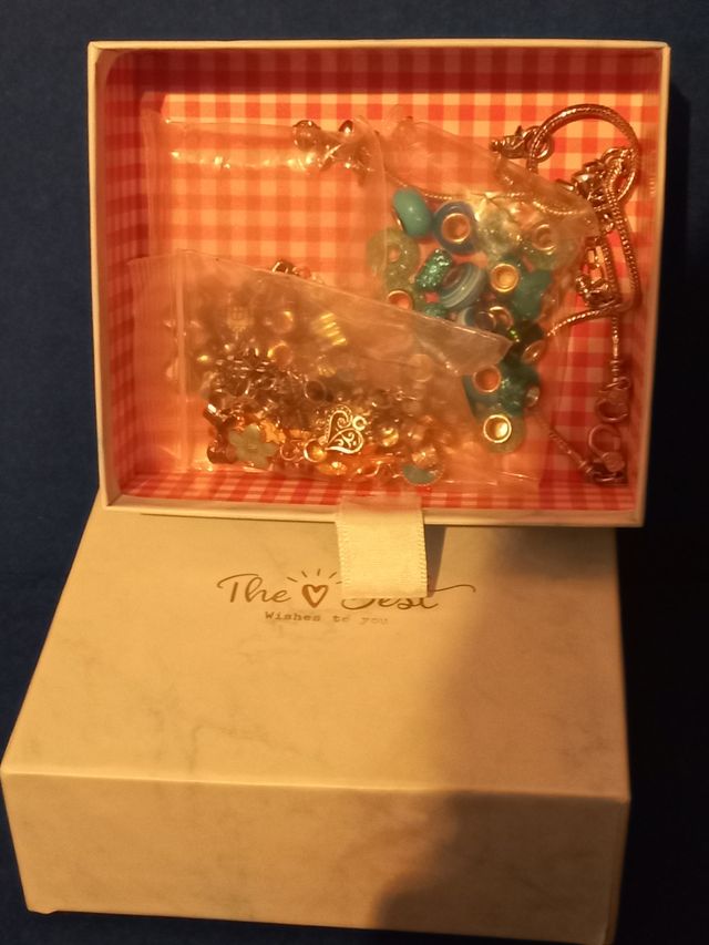 Caja regalo niña - Abalorios dorados