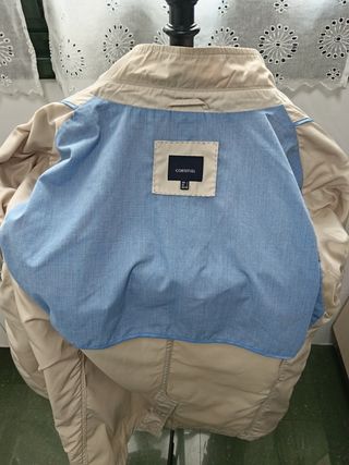 Cazadora impermeable beige