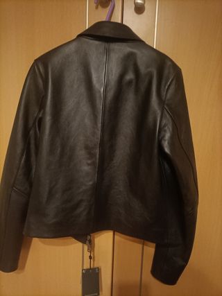 Cazadora Massimo Dutti piel negra - XS