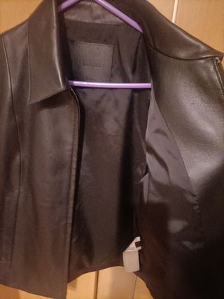 Cazadora Massimo Dutti piel negra - XS