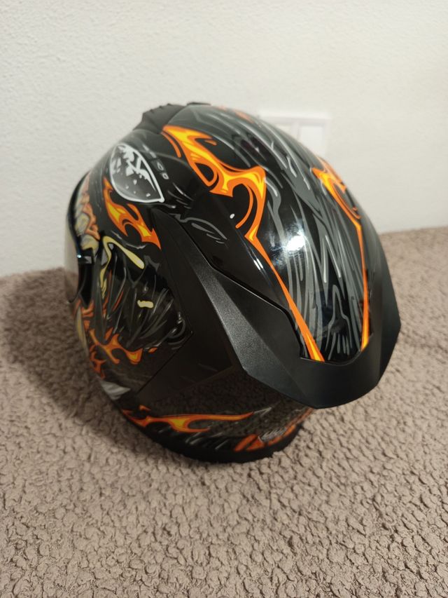 Casco Venom