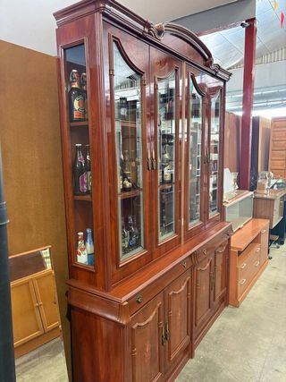 MUEBLE VITRINA CLÁSICO