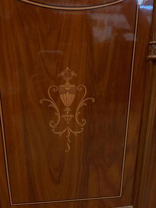 MUEBLE VITRINA CLÁSICO