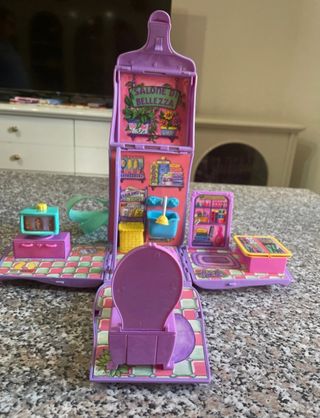 stanza per le bambole