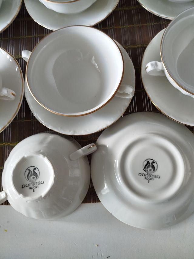 Vajilla antigua. Porcelana fina