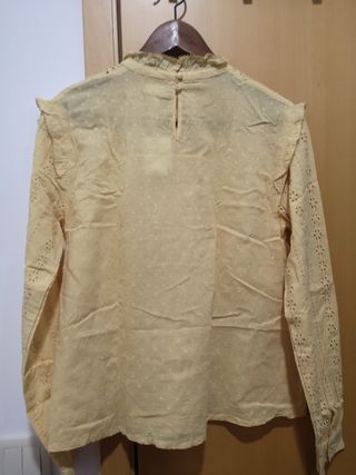 Blusa bordado inglês. Karl Marc Jonh