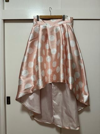 Falda rosa de vestir con lunares blancos
